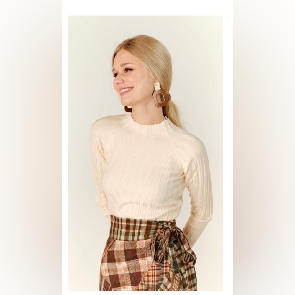 Third By Cee Ribbed Turtleneck - Picture 3 of 4